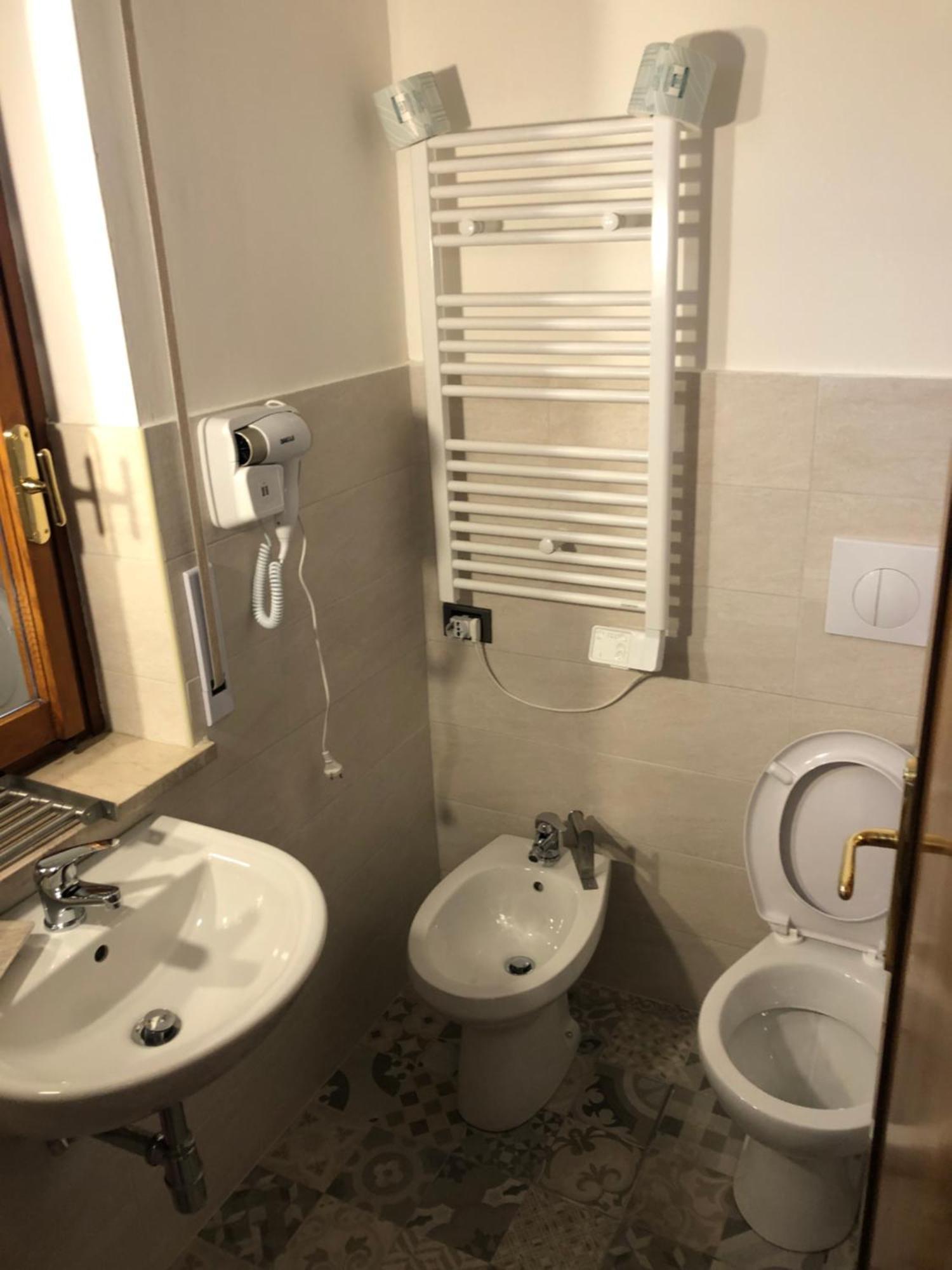 Moon River Guest House Pescara Exterior foto